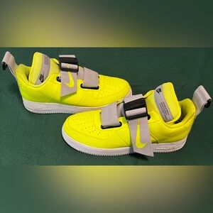 Nike Air Force 1 Voltage neon yellow/white trainers